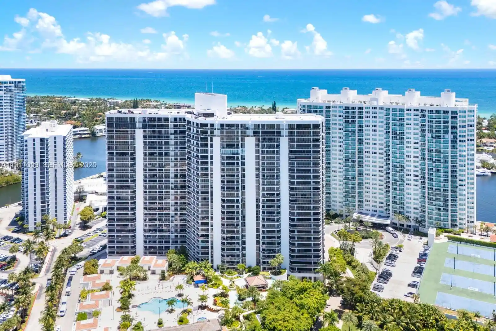 Photo 1 of Condo for sale at 20281 E Country Clb Dr #1009, Aventura, FL 33180 | MLS# A11917059 | Listing updated on 2026-10-24