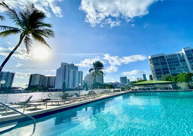 5th image of 1000 Parkview Dr #518, Hallandale Beach, FL 33009 | MLS# A11916454