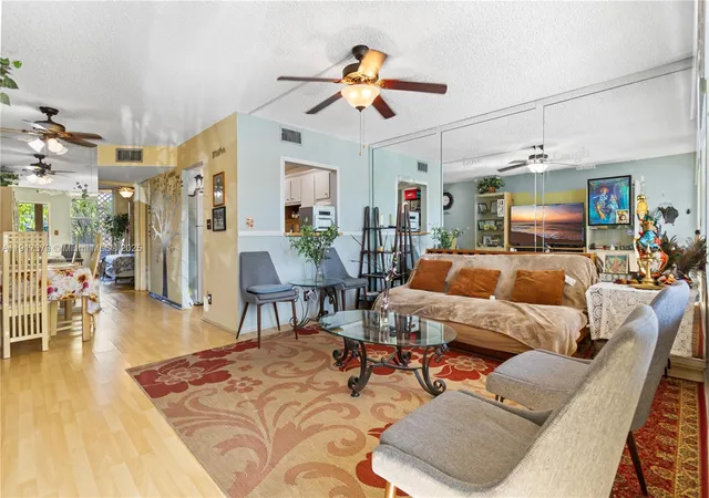 3rd image of 9121 Sunrise Lakes Blvd, Sunrise, FL 33322