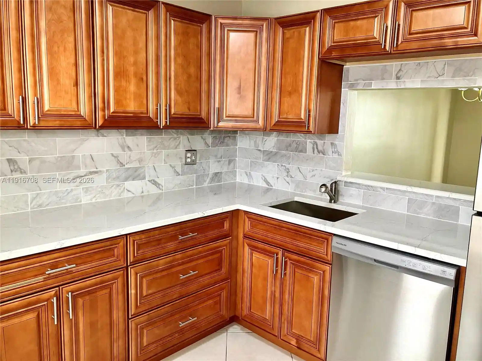 Listing Photo 1 - Condo for sale in 4270 Nw 40Th St located at 4270 Nw 40Th St, Lauderdale Lakes, FL 33319 - Unit #103