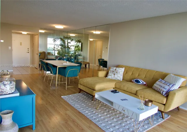 2nd image of 800 Parkview Dr #402, Hallandale Beach, FL 33009 | MLS# A11916389