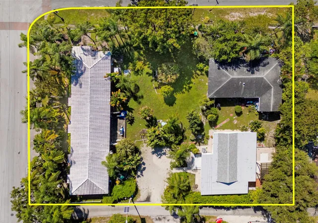 Photo 1 of Multi family home for sale at 302 Sw 15th St, Dania, FL 33004 | MLS# F10537314 | Listing updated on 2026-09-23