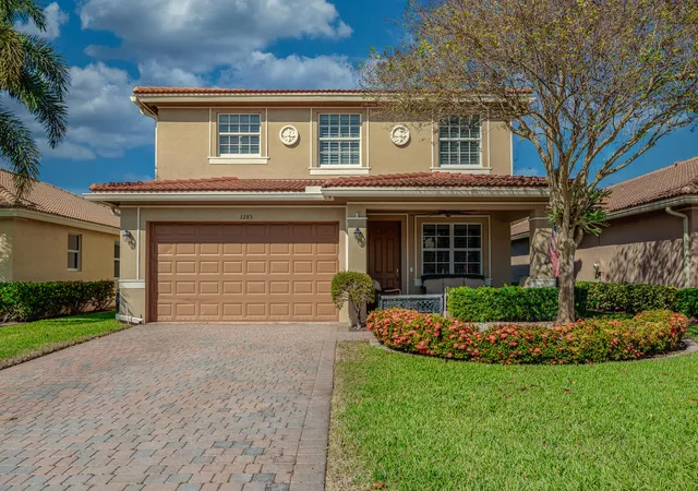 Photo 1 of Single family home for sale at 3285 Sw Porpoise Cir, Stuart, FL 34997 | MLS# R11142279 | Listing updated on 2026-10-10