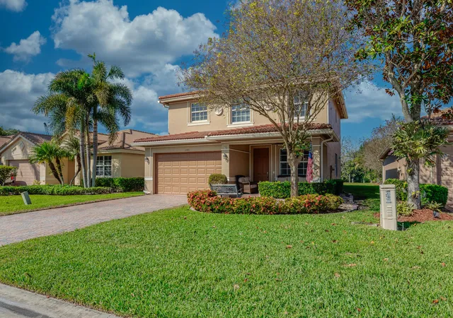 Photo 2 of Single family home for sale at 3285 Sw Porpoise Cir, Stuart, FL 34997 | MLS# R11142279 | Listing updated on 2026-10-10