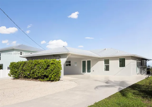 4th image of 1733 Sunrise Dr, Big Pine Key, FL 33043 | MLS# A11916862