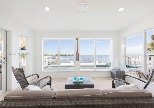 5th image of 1733 Sunrise Dr, Big Pine Key, FL 33043 | MLS# A11916862