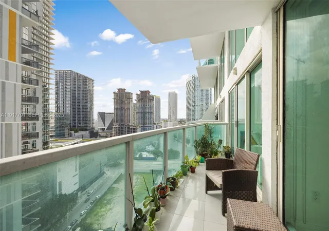 3rd image of 41 Se 5Th St #1210, Miami, FL 33131 | MLS# A11917791