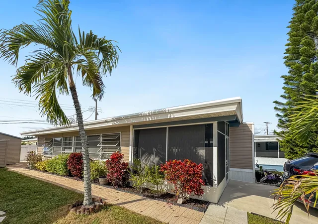 Photo 3 of Manufactured home for sale at 14553 Elmhurst Dr, Delray Beach, FL 33445 | MLS# R11142520 | Listing updated on 2026-09-30