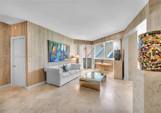 2nd image of 300 S Pointe Dr #906, Miami Beach, FL 33139 | MLS# A11918217