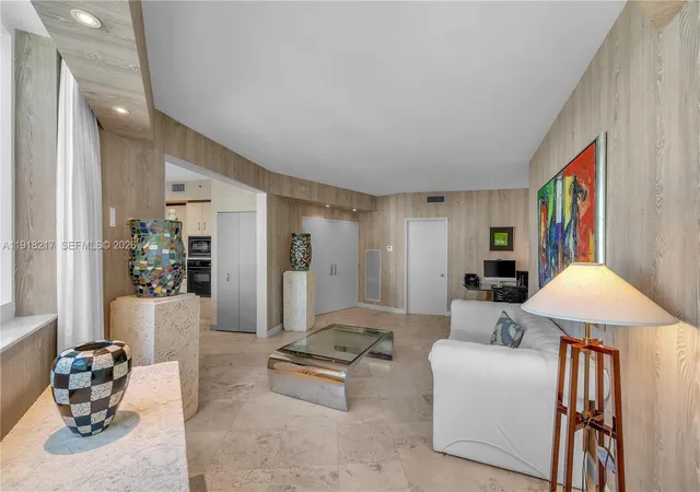 4th image of 300 S Pointe Dr #906, Miami Beach, FL 33139 | MLS# A11918217
