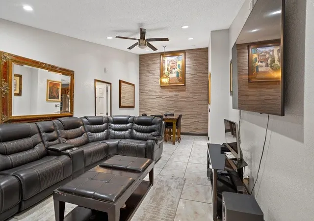 5th image of 9824 Nw 36Th St #9824, Sunrise, FL 33351 | MLS# F10538132