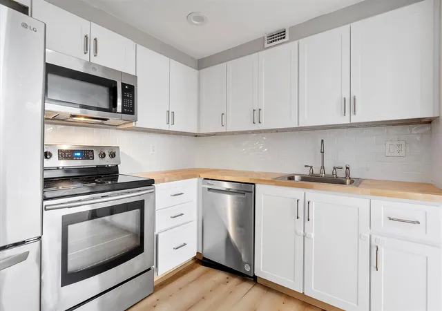Photo 2 of Condo for sale at 6500 Cypress Rd #211, Plantation, FL 33317 | MLS# F10538015 | Listing updated on 2026-09-28