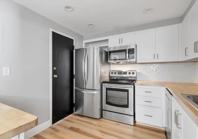 Photo 3 of Condo for sale at 6500 Cypress Rd #211, Plantation, FL 33317 | MLS# F10538015 | Listing updated on 2026-09-28