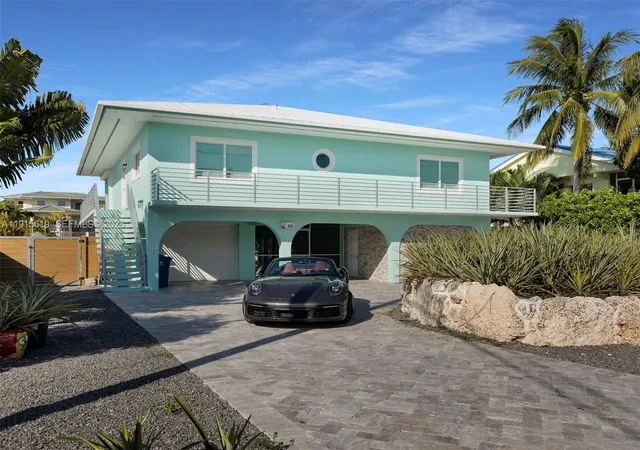 3rd image of 232 W Seaview Dr, Duck Key, FL 33050 | MLS# A11915619