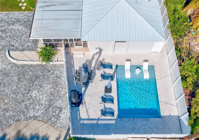1st image of 222 2nd Rd, Key Largo, FL 33037 | MLS# A11921328