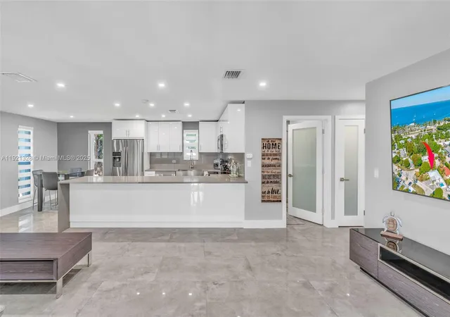 3rd image of 222 2Nd Rd, Key Largo, FL 33037 | MLS# A11921328