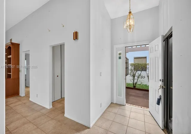 5th image of 2540 Calamondin Cir, Coconut Creek, FL 33063 | MLS# A11921907