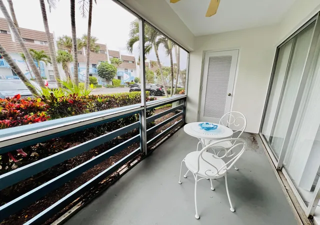 Listing Photo 5 - Condo for sale in building located at 11000 S Ocean Dr, Jensen Beach, FL 34957 - Unit #2-2
