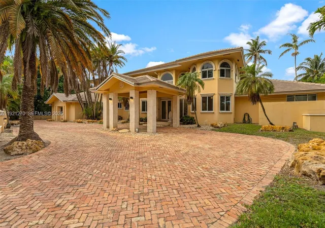 Homes for sale in Miami Lakes, FL | 7225 Gleneagle Dr, Miami Lakes, FL 33014 | MLS# A11921270
