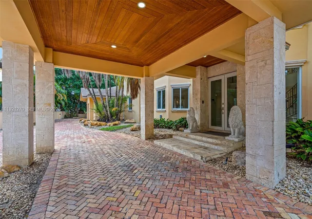 Homes for sale in Miami Lakes, FL | 7225 Gleneagle Dr, Miami Lakes, FL 33014 | MLS# A11921270