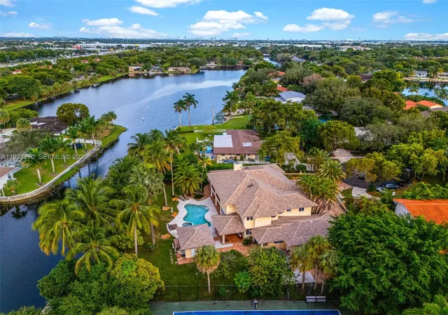 190th image of 7225 Gleneagle Dr, Miami Lakes, FL 33014 | MLS# A11921270
