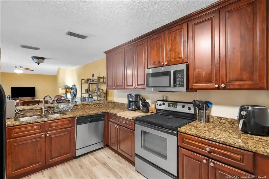 Townhouse for sale at 1100 SE Mitchell Ave #101, Port Saint Lucie, FL 34952 | MLS# M20053294