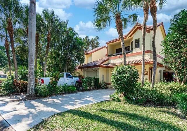 Photo 2 of Townhouse for sale at 5425 10th Fairway Dr #3, Delray Beach, FL 33484 | MLS# F10538258 | Listing updated on 2026-09-23