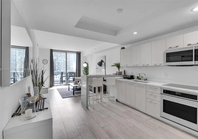 2nd image of 55 Sw 9Th St #1705, Miami, FL 33130 | MLS# A11922029