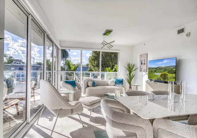 4th image of 117 Lake Ave #204, Lake Worth Beach, FL 33460 | MLS# R11144186
