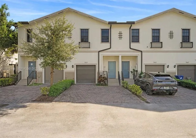 Homes for sale in Florida City, FL | 757 Sw 11th St, Florida City, FL 33034 | MLS# A11922468