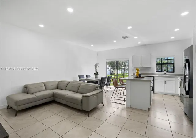 3rd image of 757 Sw 11Th St, Florida City, FL 33034 | MLS# A11922468
