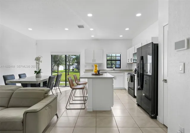 4th image of 757 Sw 11Th St, Florida City, FL 33034 | MLS# A11922468
