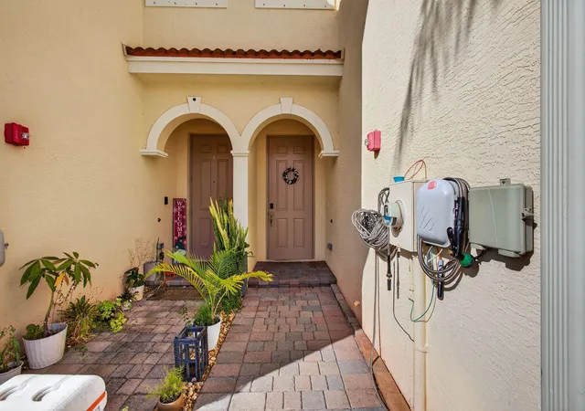Photo 3 of Sale Pending at 9440 Sw Merlin Ct, Stuart, FL 34997 | MLS# R11144311 | Listing updated on 2026-09-28