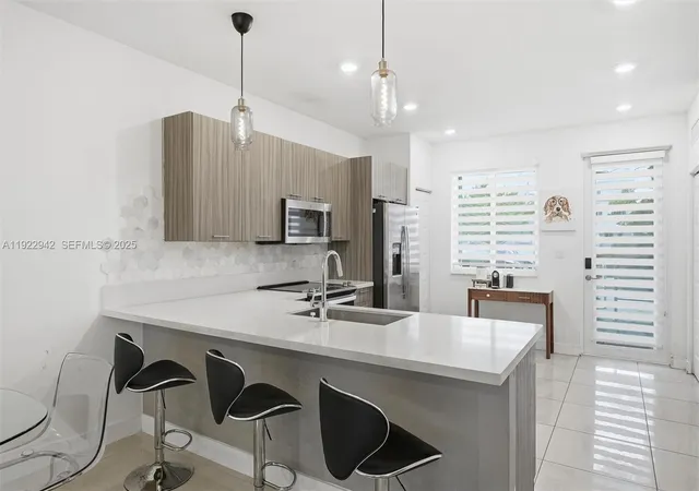 3rd image of 6420 Nw 102Nd Path, Doral, FL 33178