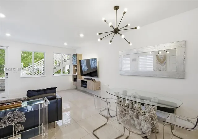 4th image of 6420 Nw 102Nd Path, Doral, FL 33178