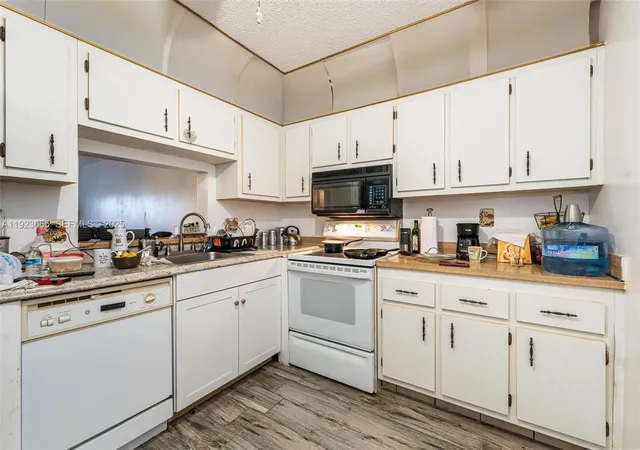 5th image of 2840 Somerset Dr #207M, Lauderdale Lakes, FL 33311 | MLS# A11923065