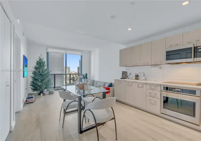 2nd image of 55 Sw 9Th St #2610, Miami, FL 33130 | MLS# A11916303