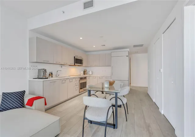 5th image of 55 Sw 9Th St #2610, Miami, FL 33130 | MLS# A11916303