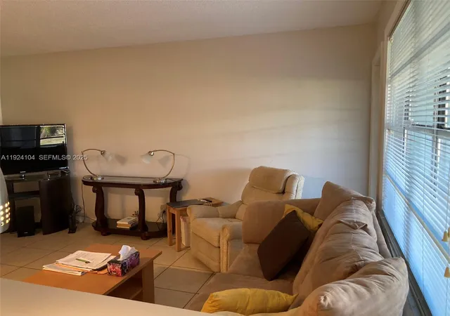 3rd image of 5300 Washington St #N117, Hollywood, FL 33021 | MLS# A11924104