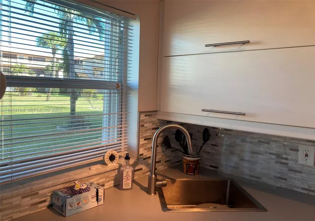 4th image of 5300 Washington St #N117, Hollywood, FL 33021 | MLS# A11924104