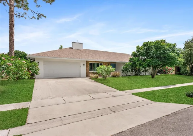 2nd image of 4811 Dorchester Mews, West Palm Beach, FL 33415 | MLS# F10539186