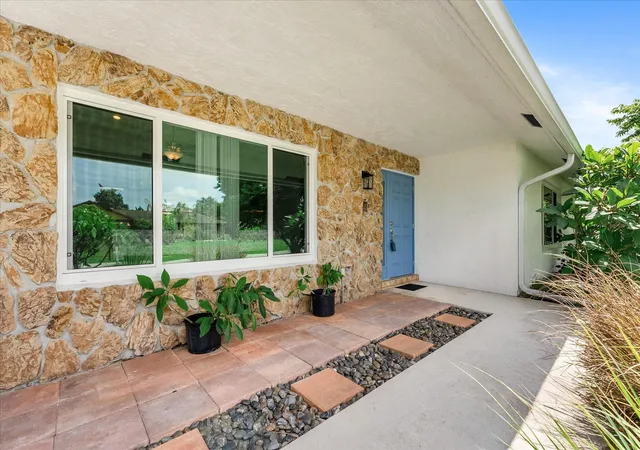3rd image of 4811 Dorchester Mews, West Palm Beach, FL 33415 | MLS# F10539186