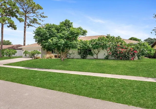 4th image of 4811 Dorchester Mews, West Palm Beach, FL 33415 | MLS# F10539186