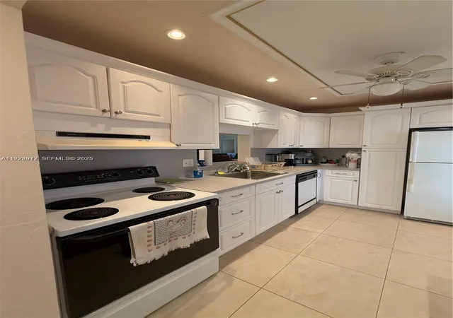 1st image of 4270 Nw 40th St #202, Lauderdale Lakes, FL 33319 | MLS# A11924977