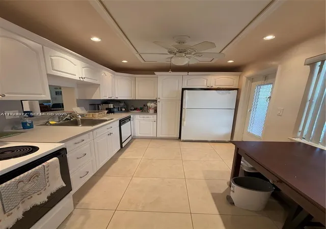 2nd image of 4270 Nw 40th St #202, Lauderdale Lakes, FL 33319 | MLS# A11924977
