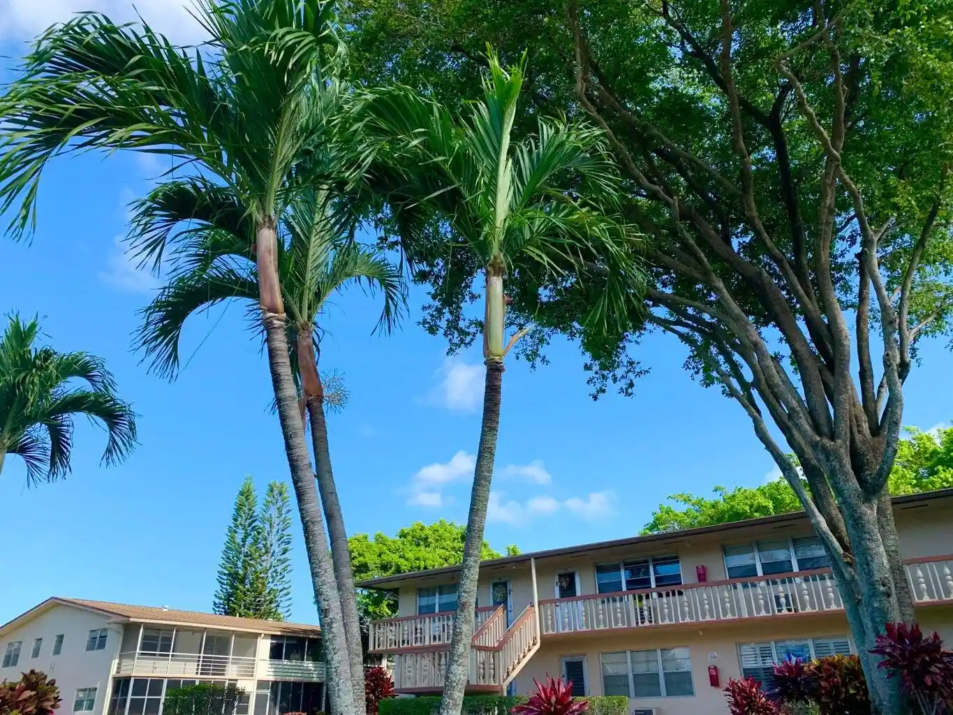 Photo 1 of Condo for sale at 116 Canterbury E, West Palm Beach, FL 33417 | MLS# R11145157 | Listing updated on 2026-10-28