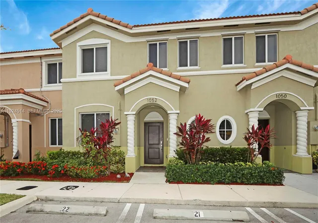 1st image of 1052 Se 23rd Ave, Homestead, FL 33035 | MLS# A11924514
