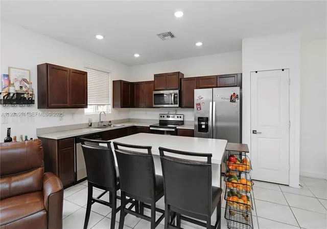 5th image of 1052 Se 23Rd Ave, Homestead, FL 33035 | MLS# A11924514