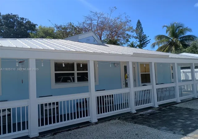 2nd image of 29 Bonefish Ave, Key Largo, FL 33037 | MLS# A11925110