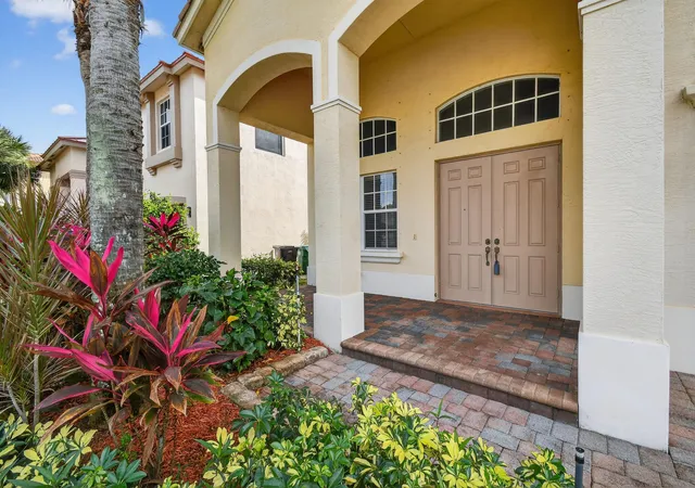 2nd image of 2205 Sw Newport Isles Blvd, Port Saint Lucie, FL 34953 | MLS# R11145423